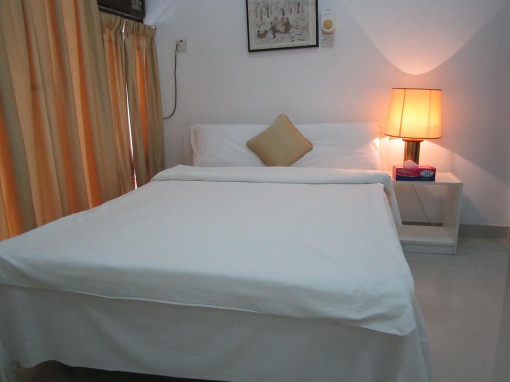 Qurum Beach Hotel Muskat Bagian luar foto