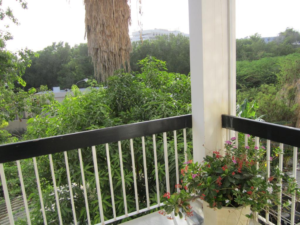 Qurum Beach Hotel Muskat Bagian luar foto