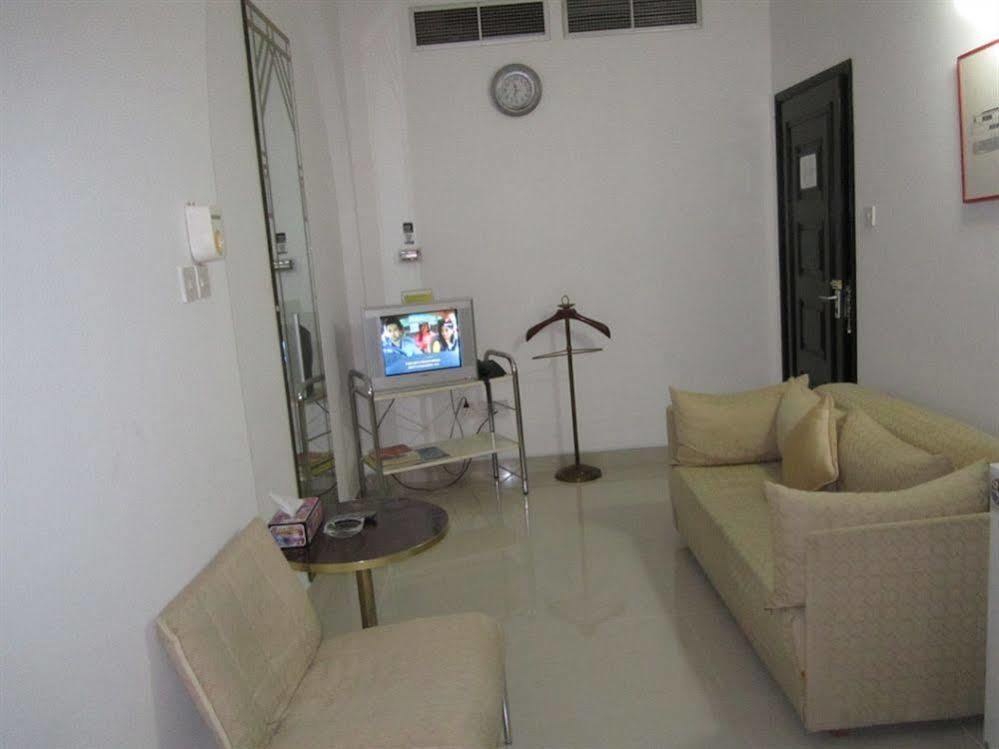 Qurum Beach Hotel Muskat Bagian luar foto