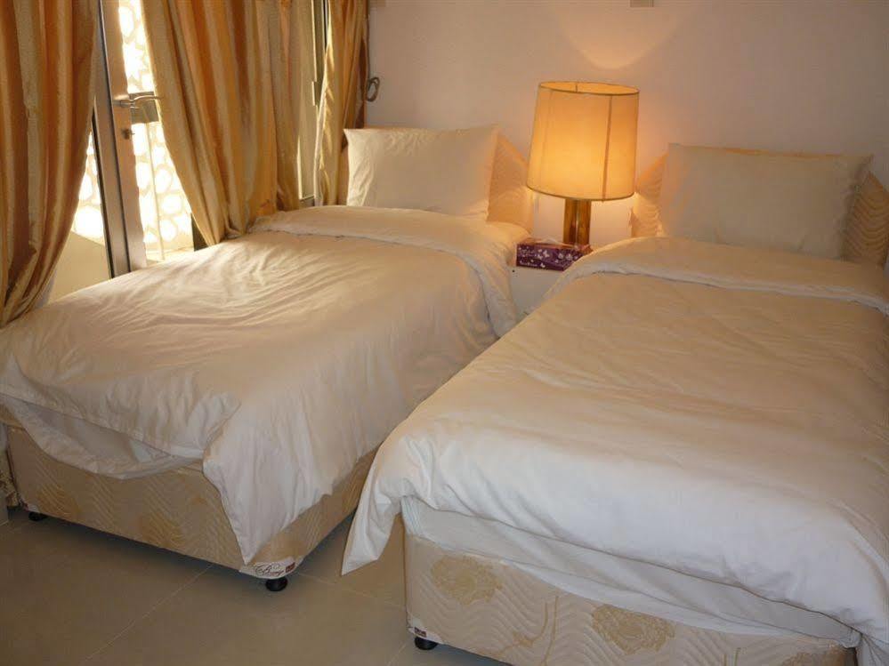 Qurum Beach Hotel Muskat Bagian luar foto