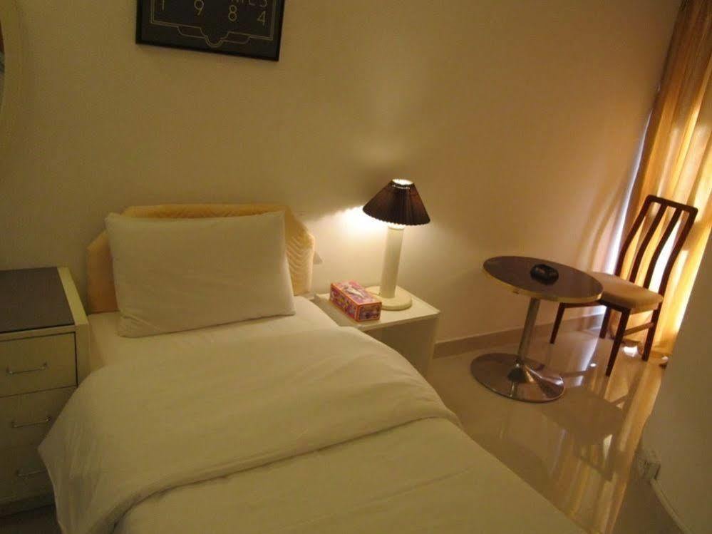 Qurum Beach Hotel Muskat Bagian luar foto