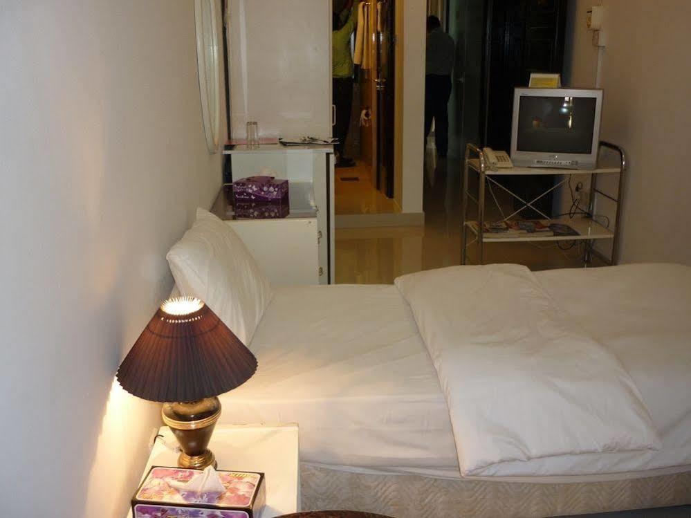 Qurum Beach Hotel Muskat Bagian luar foto